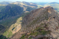 Clogwyn y Pearson arete from above.